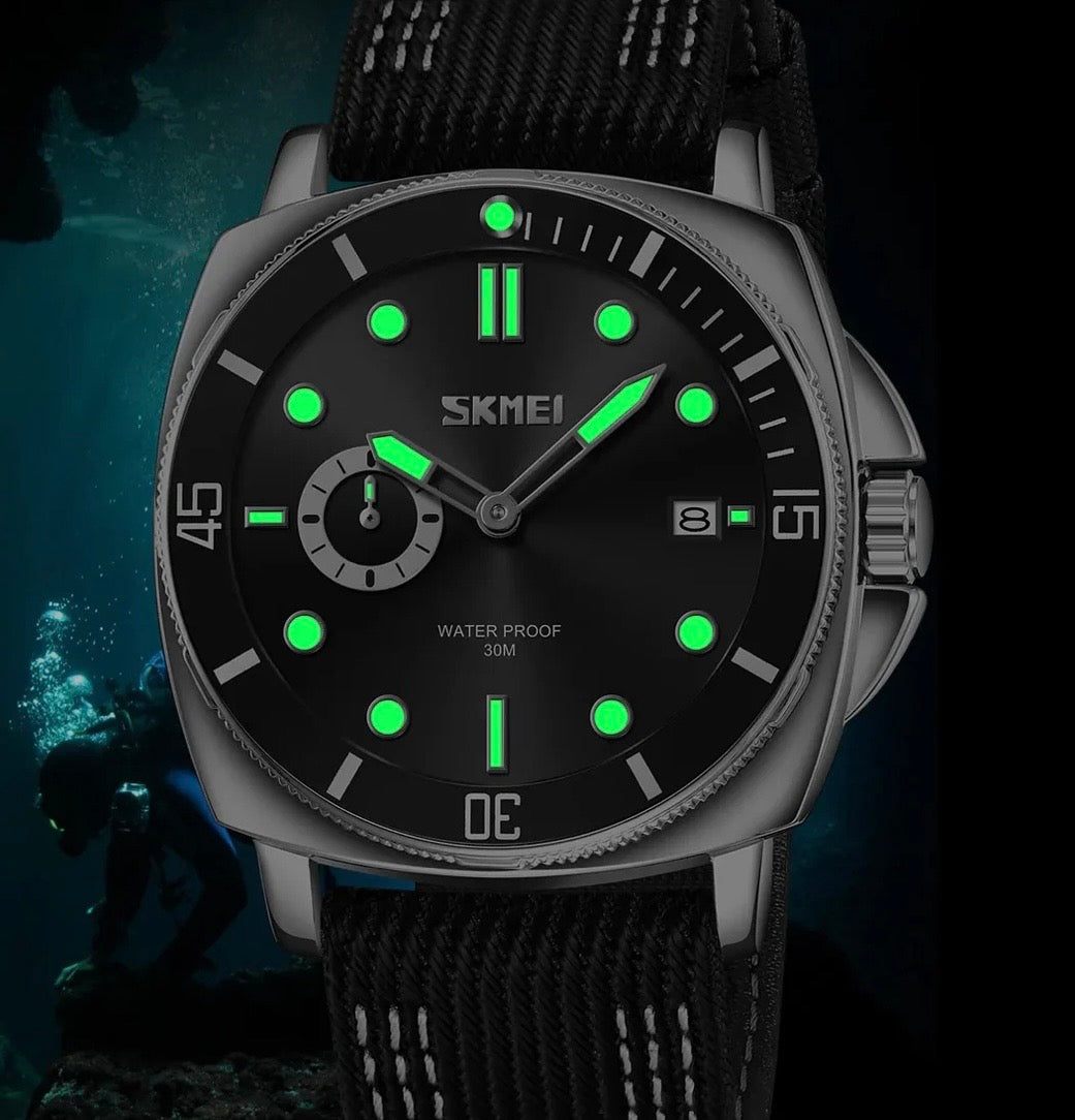 SKMEI 9328 Men's Casual Analog Quartz Watch – Silver Dial with Black Nylon Strap
