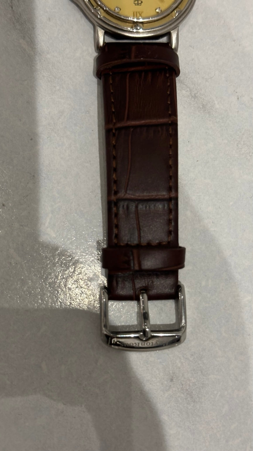 Chàtom CT-021G watch detail with brown genuine leather strap