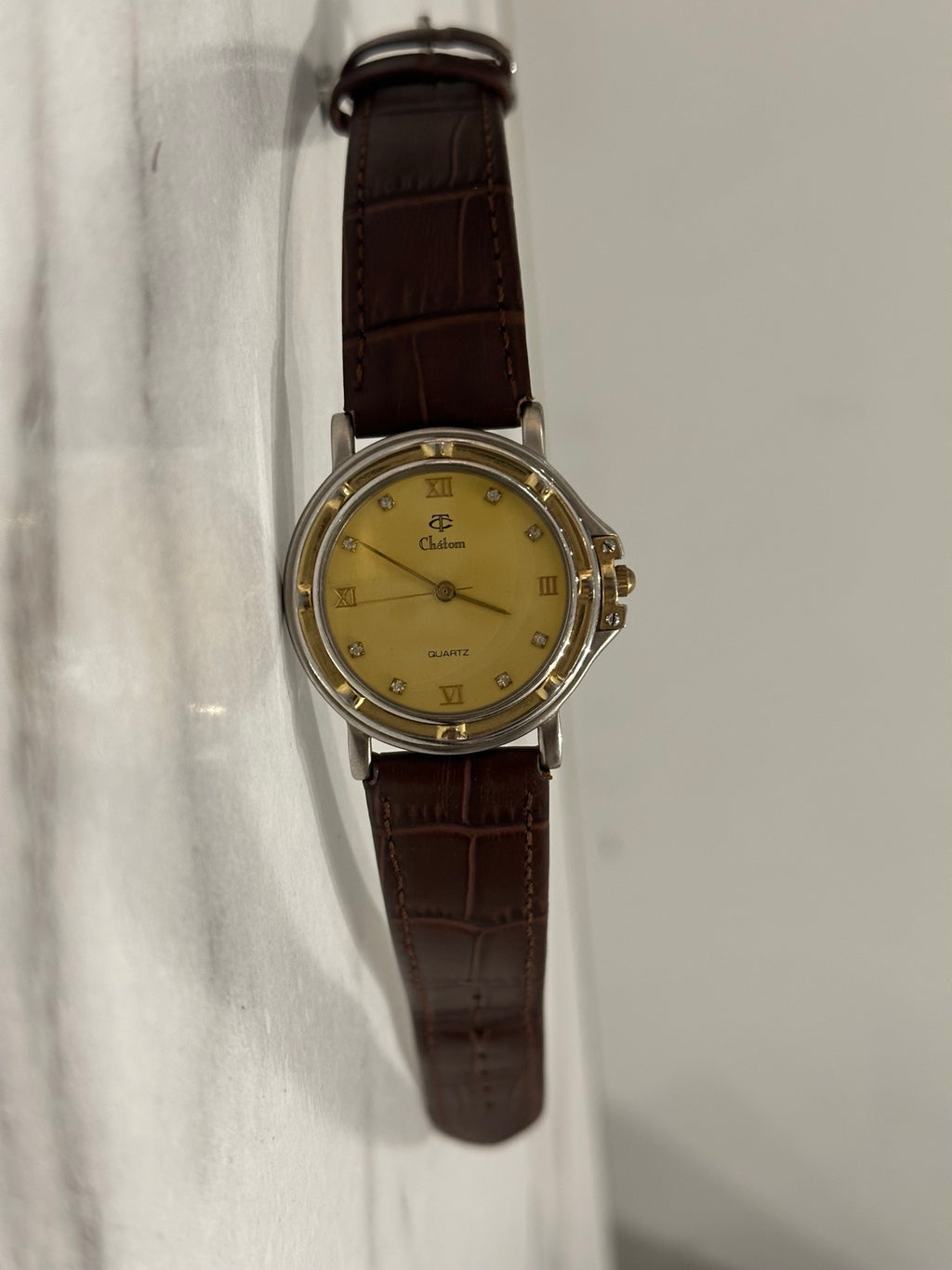 Chàtom CT-021G watch detail with brown genuine leather strap